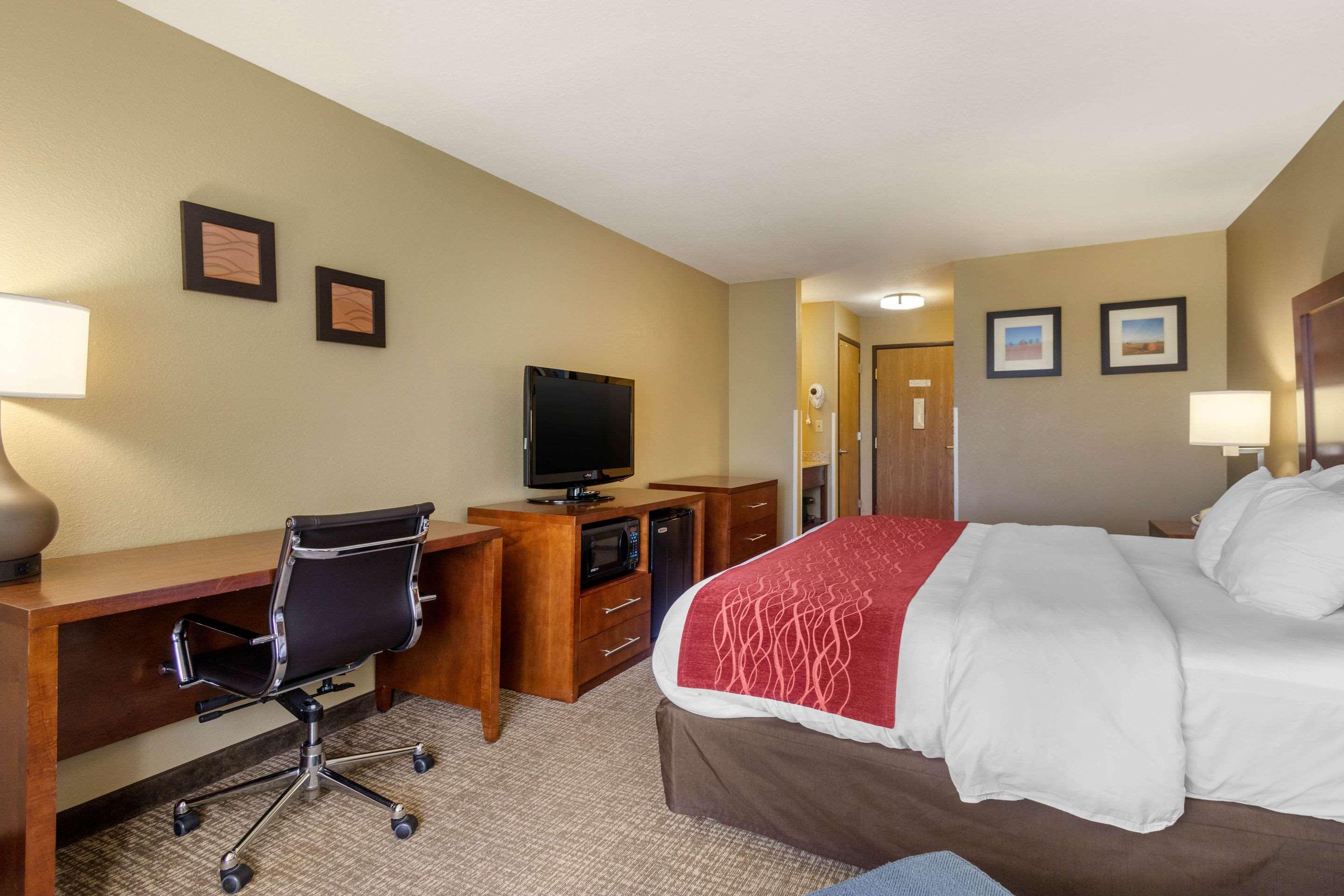 Comfort Inn & Suites Pittsburg Esterno foto
