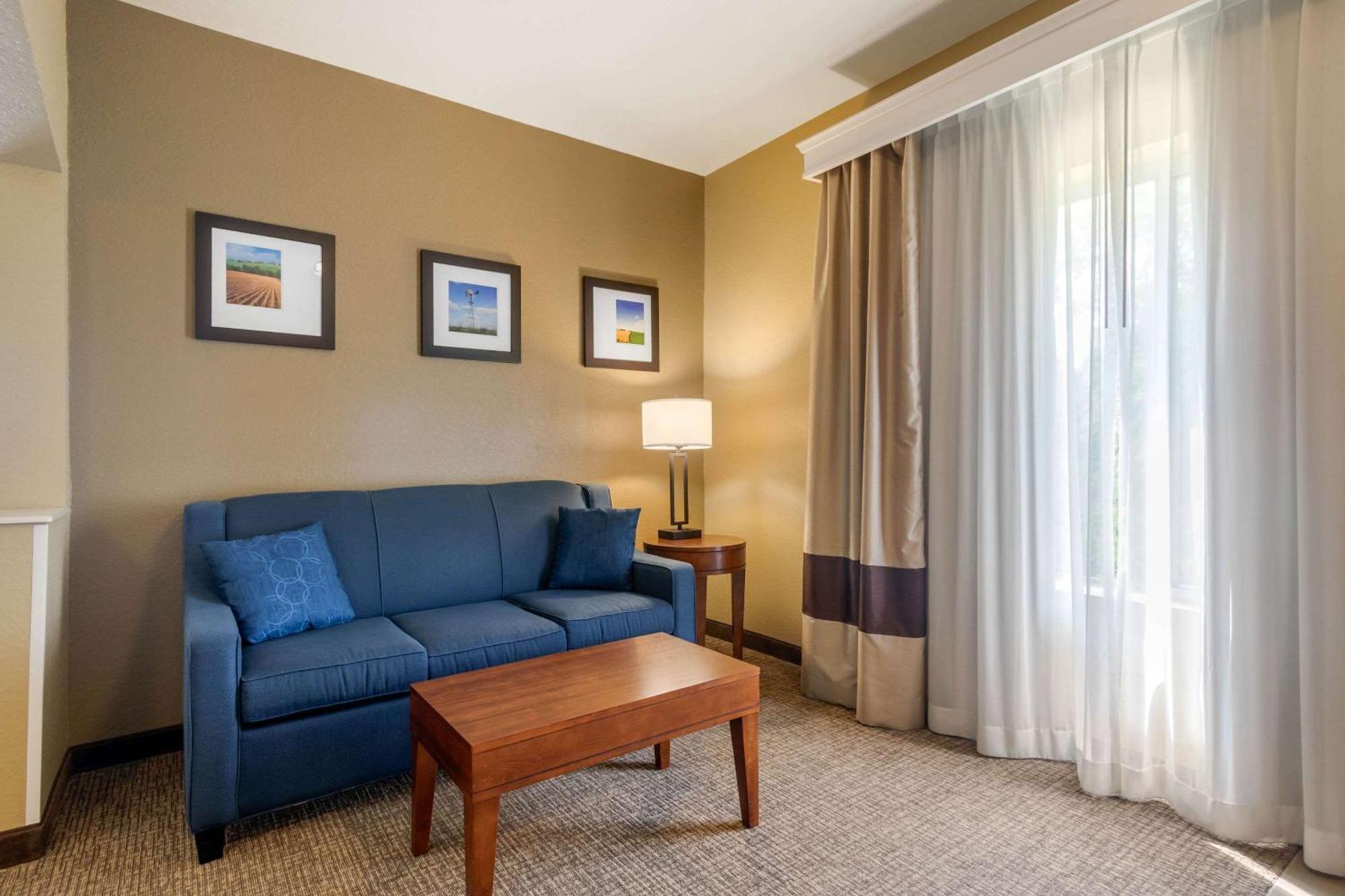Comfort Inn & Suites Pittsburg Esterno foto