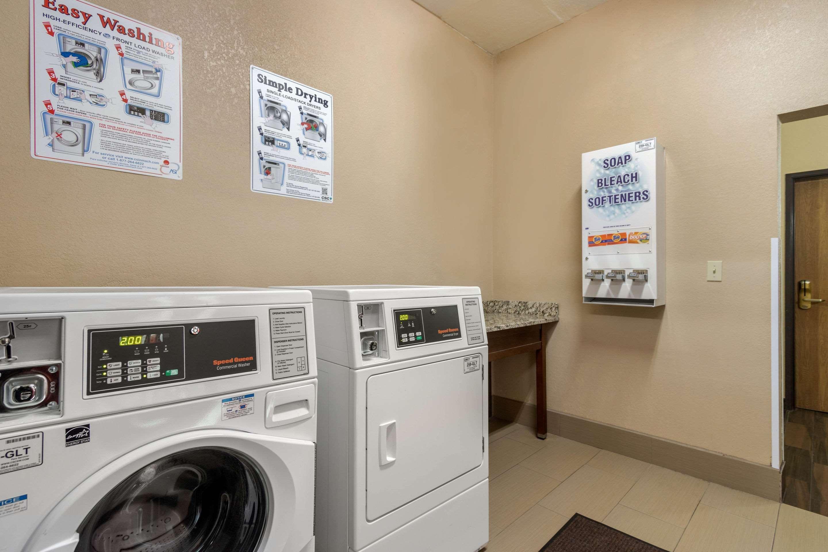 Comfort Inn & Suites Pittsburg Esterno foto