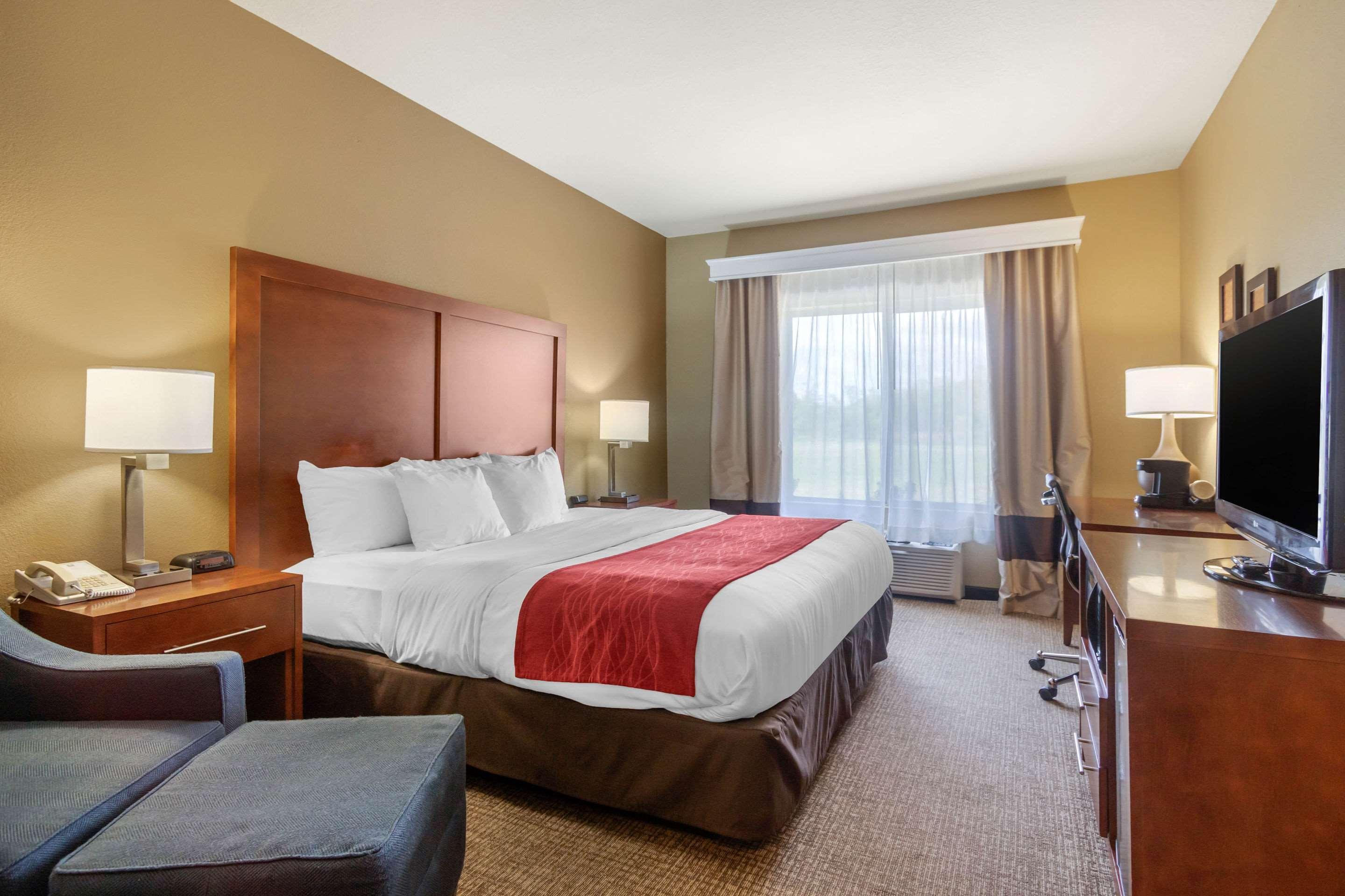 Comfort Inn & Suites Pittsburg Esterno foto