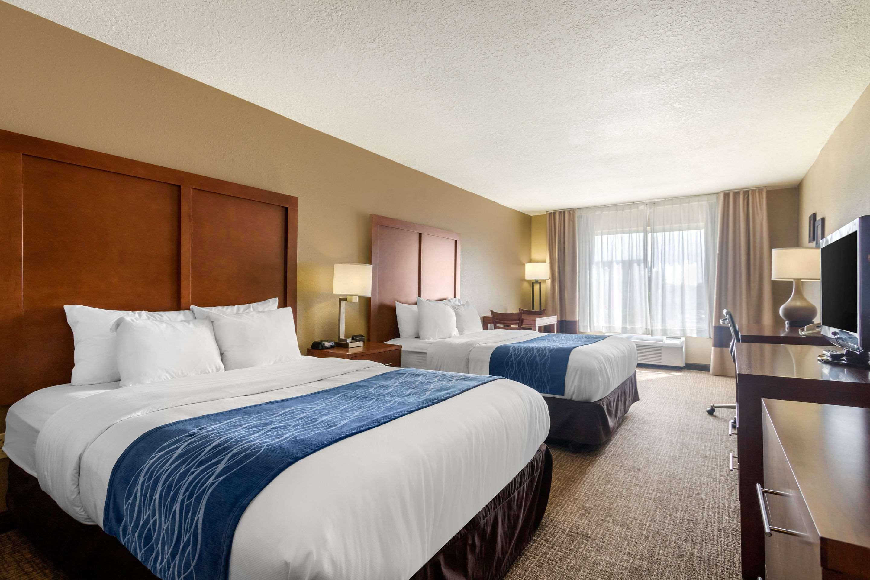 Comfort Inn & Suites Pittsburg Esterno foto
