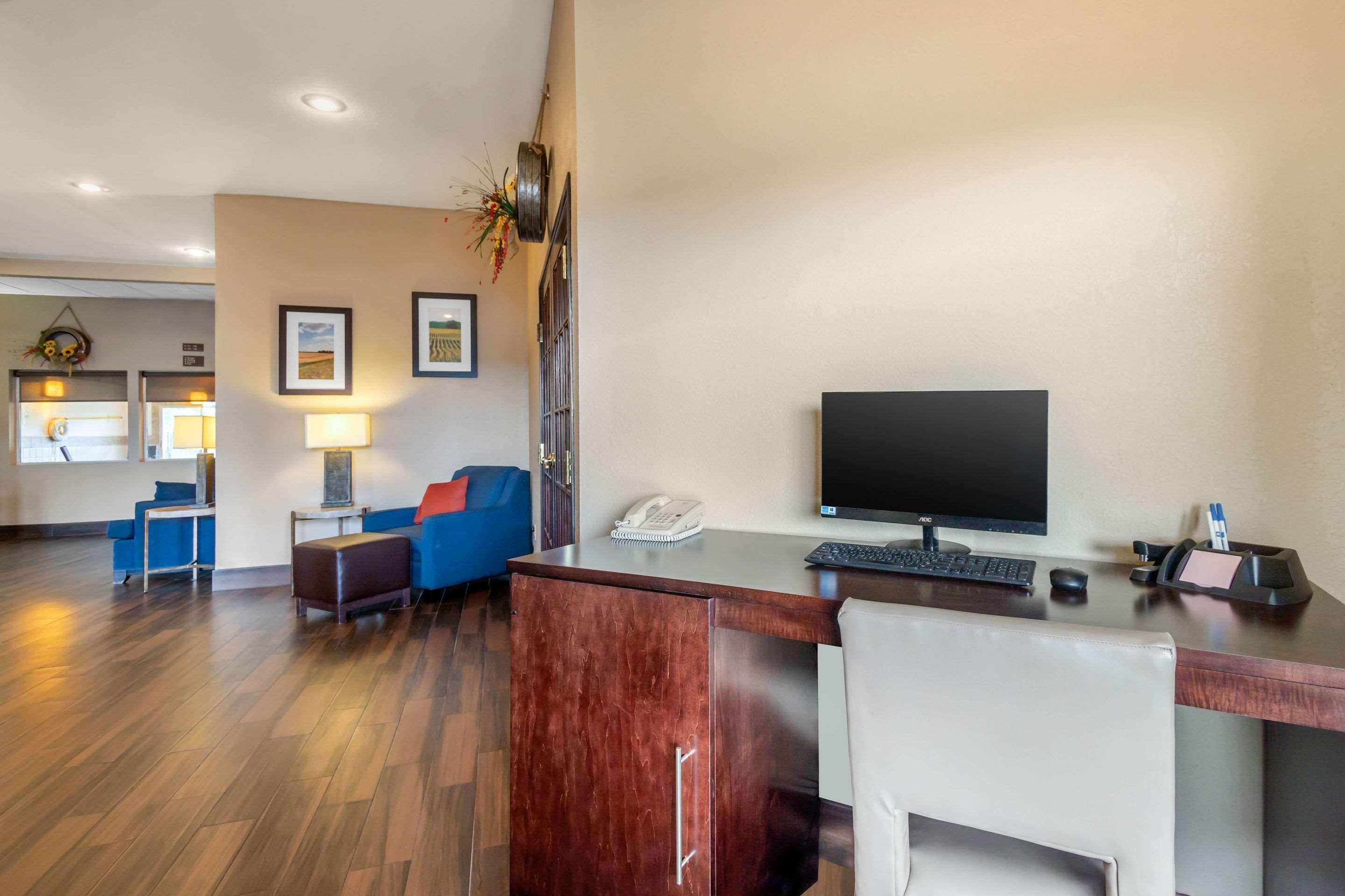 Comfort Inn & Suites Pittsburg Esterno foto