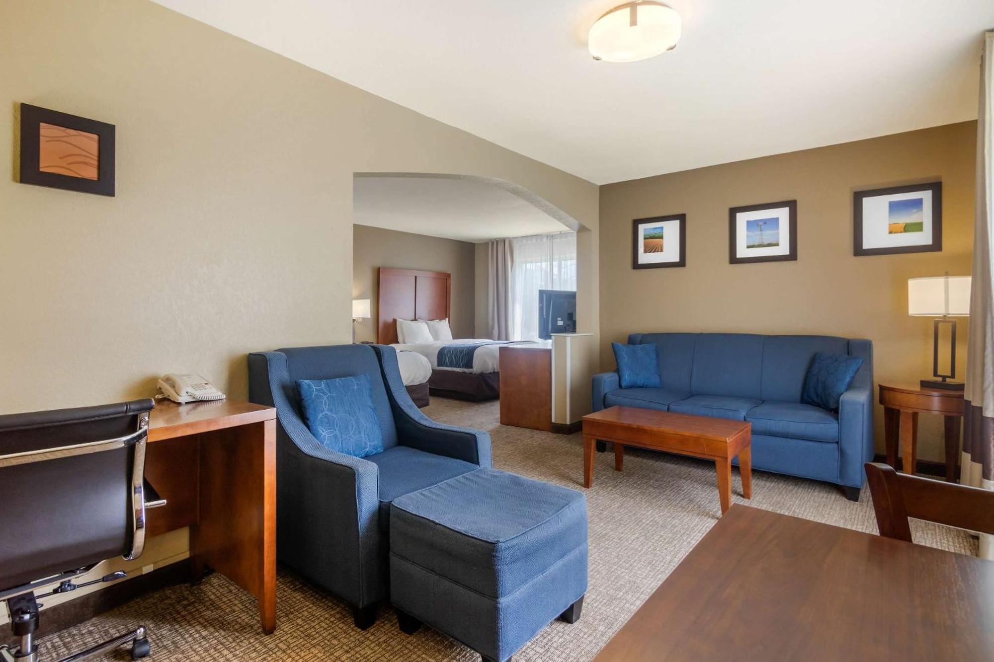 Comfort Inn & Suites Pittsburg Esterno foto