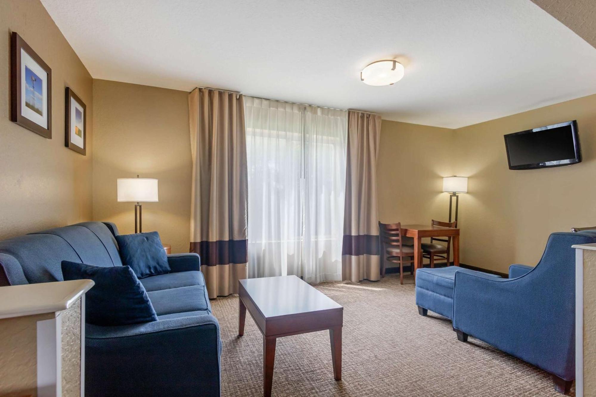 Comfort Inn & Suites Pittsburg Esterno foto