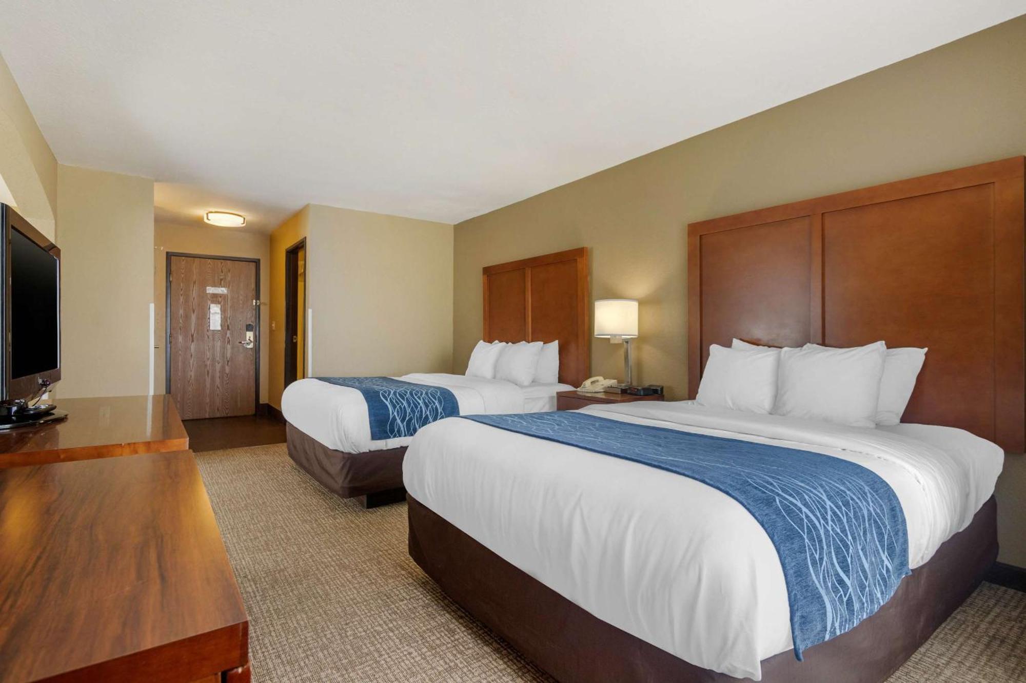 Comfort Inn & Suites Pittsburg Esterno foto
