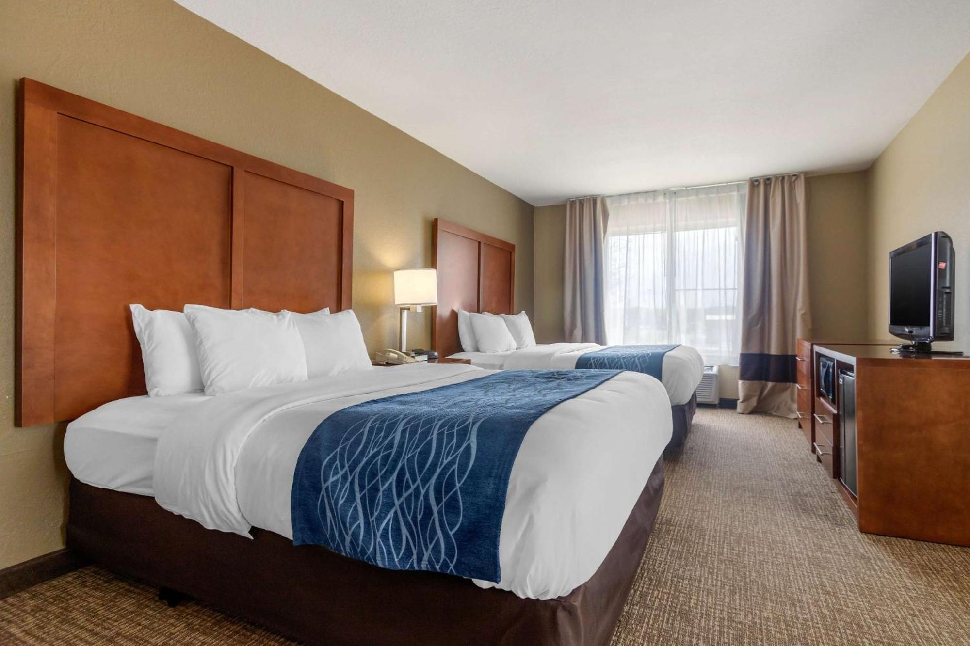 Comfort Inn & Suites Pittsburg Esterno foto