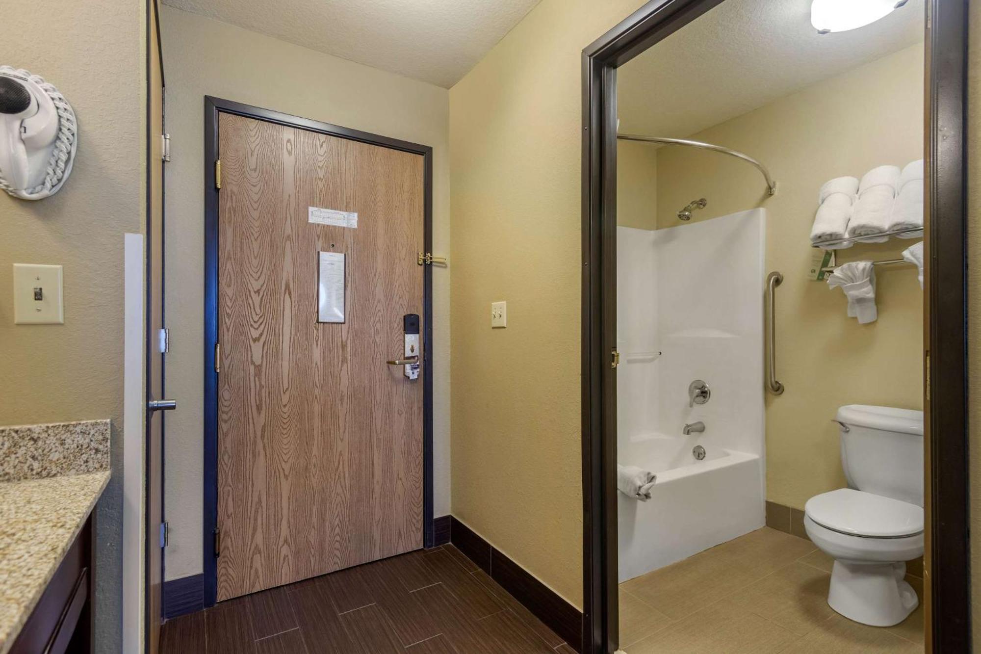 Comfort Inn & Suites Pittsburg Esterno foto
