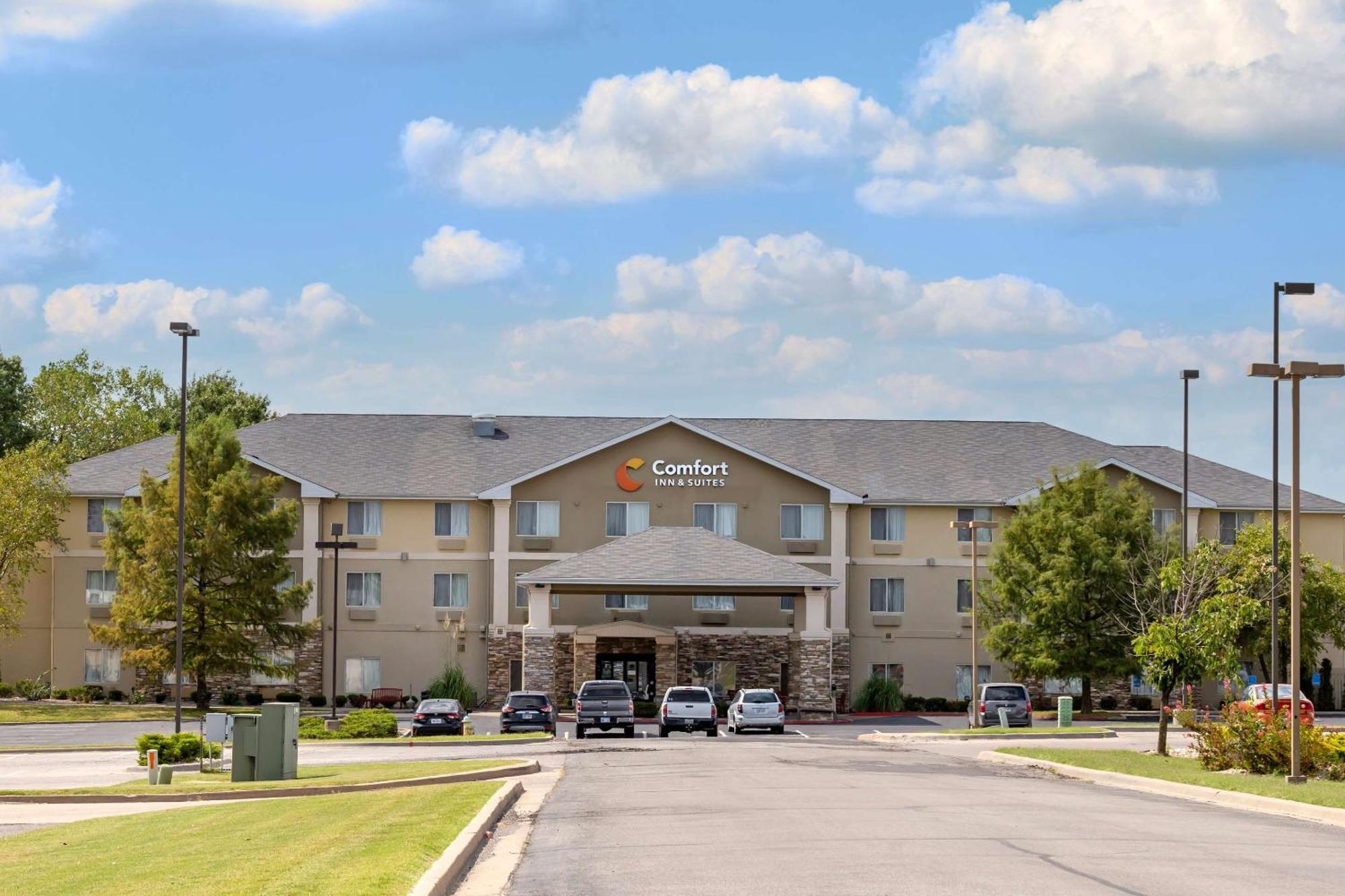 Comfort Inn & Suites Pittsburg Esterno foto