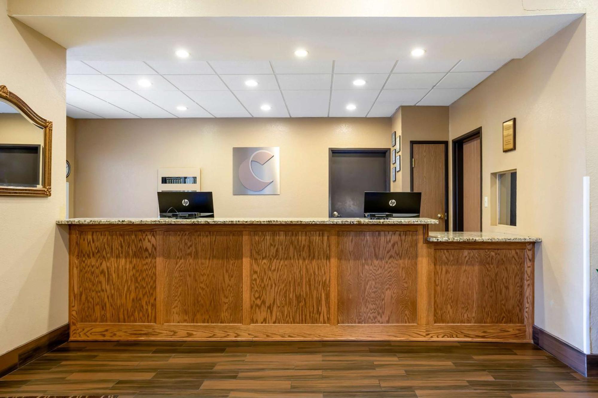 Comfort Inn & Suites Pittsburg Esterno foto