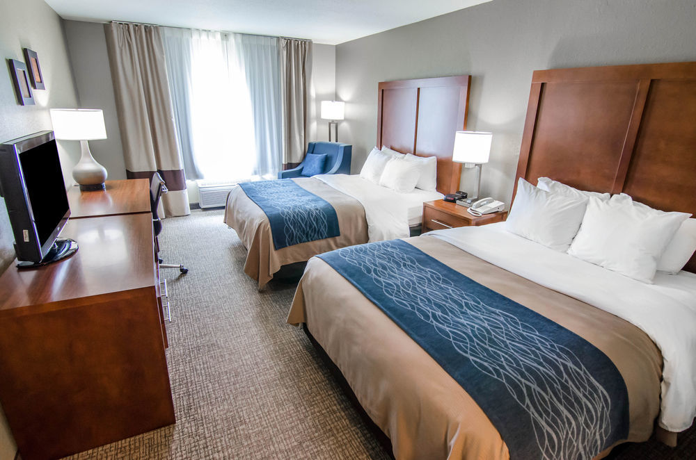 Comfort Inn & Suites Pittsburg Esterno foto